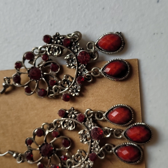 Avenue Earrings - Picture 2 of 2